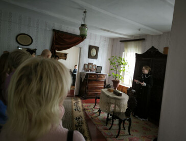 Костюмована екскурсія «Життя і рядки, народжені любов’ю»