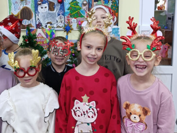 Чудова зимова книжкова атмосфера у бібліотеці