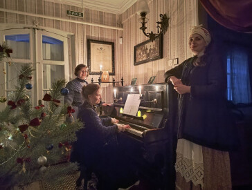 Костюмована екскурсія при свічках