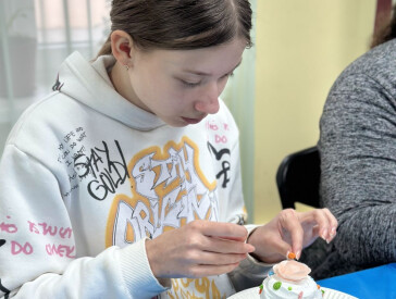 Свято творчості: як у бібліотеці декорували великодні пасочки