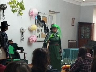 Вистава, що проймає до мурах