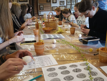 Майстер-клас із традиційного розпису писанок