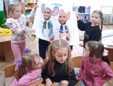 Крокує книжка до малят