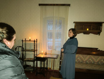 Костюмована екскурсія при свічках