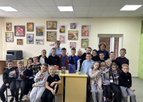 Шанувати красу українського слова