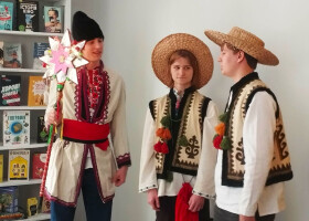 Колядки від друзів: справжнє свято у бібліотеці