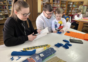 Квіти з любов’ю для українських жінок