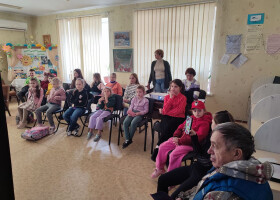 Весняне сонечко з небес: Христос Воскрес! Весняне сонечко з небес: Христос Воскрес!