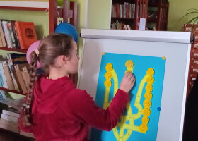 А герб прикрасили квітами