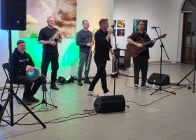 Виставка «Хартія: Спека. 11 поглядів на війну»