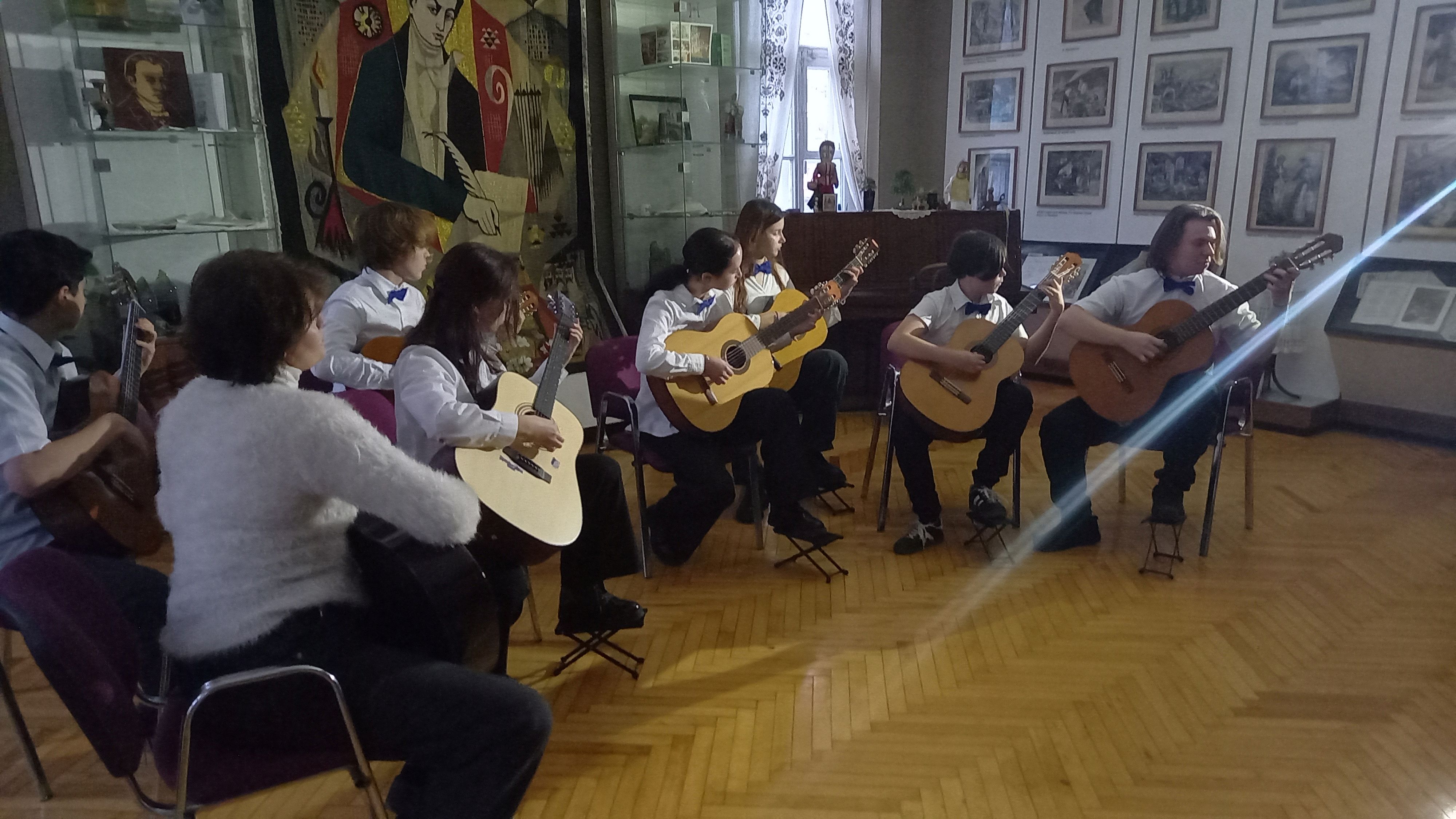 «Щоб у нашій у оселі всі свята були веселі!»