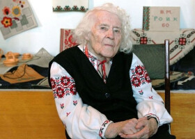 Багатство кольорів та орнаментів Віри Роїк