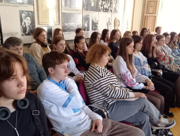 Презентація виставки робіт вихованців образотворчого відділення Полтавського ліцею №1