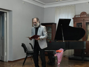 У Полтавському літературно-меморіальному музеї В.Г.Короленка відбувся теплий і натхненний музичний вечір, підготовлений учнями Богдана Стегнія