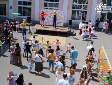 Заради доброї мети перетворили подвір’я у динамічне та гостинне середовище