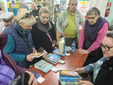 Зустріч з письменницею і волонтеркою Людмилою Охріменко