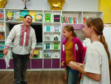 Весілля Свічки: як у бібліотеці вогонь вінчали та осінній затишок закликали!