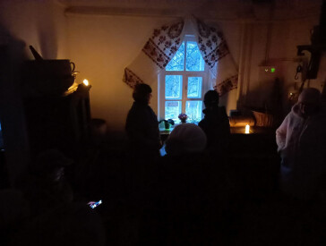 Костюмована різдвяна екскурсія при свічках