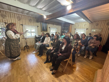 До 10-річчя відкриття пам'ятника Івану Мазепі у Полтаві провели лекцію-презентацію інформаційного проспекту