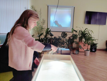 Ластівка на крилах весну принесла