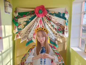 На гостини до хустини