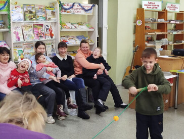 Святкова зустріч, зігріта добром