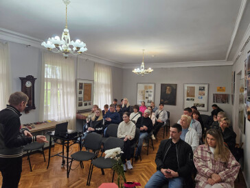 Історія мобільного телефону в деталях