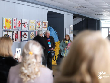 Мистецтво єдності: у ЦКД відкрилася виставка «Барви України»