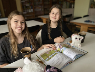 Теплі історії про кішок, дружбу й любов до читання