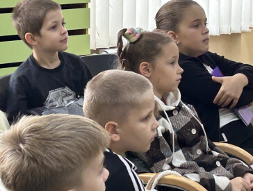Шанувати красу українського слова