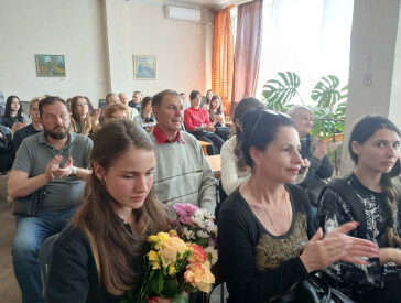 Вертикаль. Вектор надії