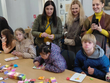 Від спільних ідей до реальних змін: Музей В. Г. Короленка отримав нові інклюзивні навігаційні таблички