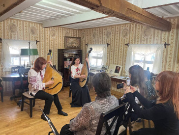 До Шевченківських днів