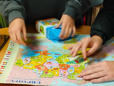 Світ на мапі й поза нею: про карти та картографію