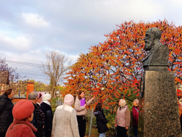 Дендрологічна екскурсія садибою Панаса Мирного
