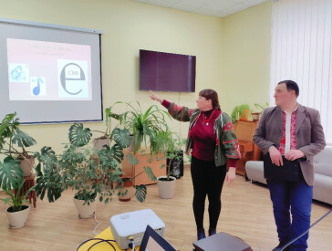 Ластівка на крилах весну принесла