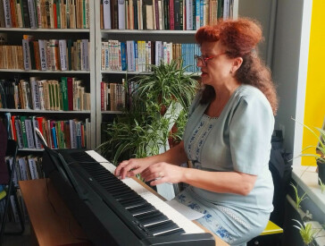 Колядки від друзів: справжнє свято у бібліотеці