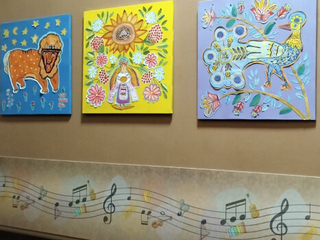 Виставка дитячих творчих робіт «Даруємо тепло усім людям на добро»