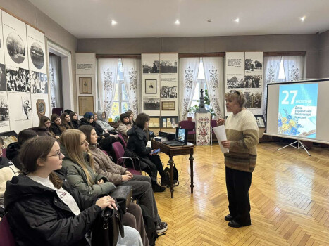 «Мова росте разом з душею народу»: літературно-мистецька вітальня