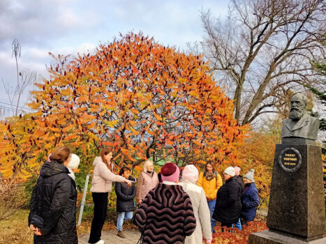 Дендрологічна екскурсія садибою Панаса Мирного