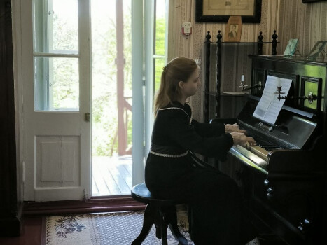 Театралізована екскурсія «До таїни роду Рудченків»