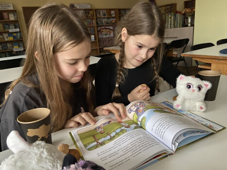 Теплі історії про кішок, дружбу й любов до читання