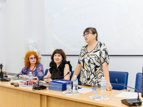 Синергія науки, освіти та бібліотечної практики: підсумки захисту кваліфікаційних робіт